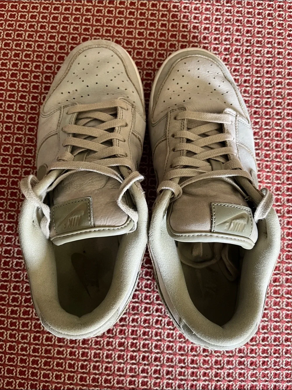 Nike Women’s Low-Top Dunks Sneakers Neutral Olive/Neutral Olive/Sail DV7415-200